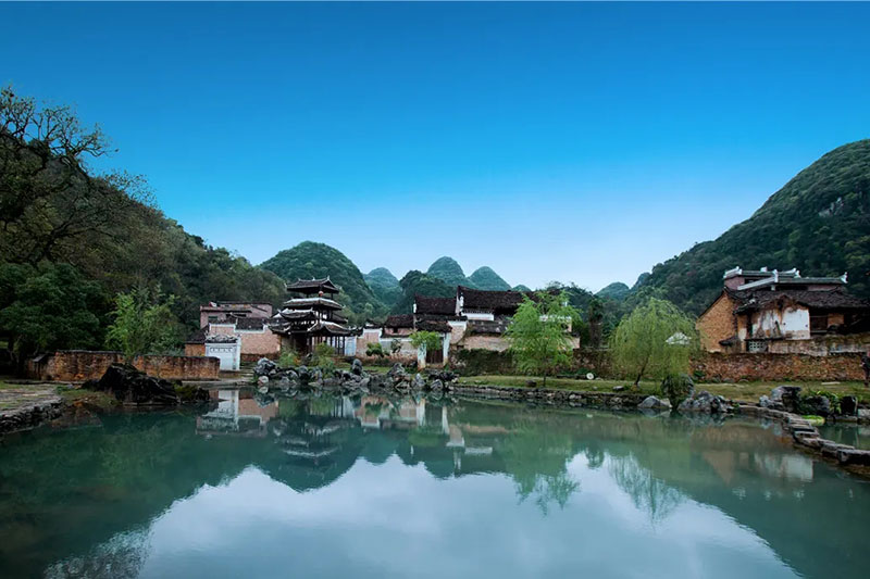 勾藍(lán)瑤寨 勾藍(lán)瑤寨.jpg