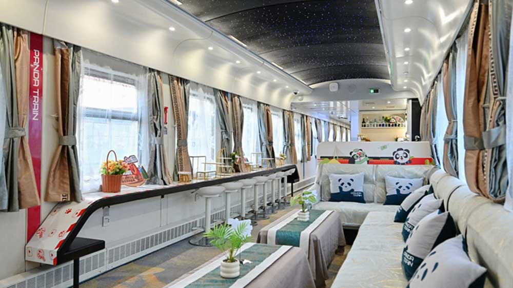 “安逸號(hào)”熊貓旅游專列內(nèi)景.jpg